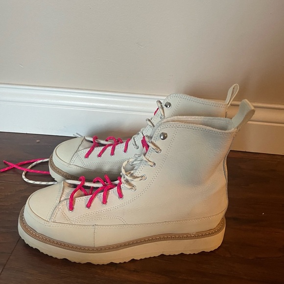 Converse Chuck Taylor All Terrain Leather Boots- NWOT Unisex Size W10M8.5 - Picture 4 of 10